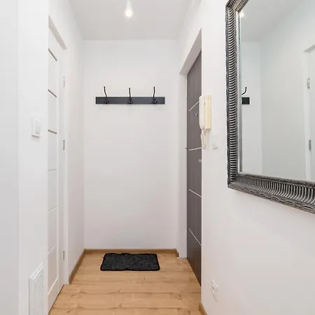 Jasny Apartament Blisko Tauron Arena By Renters Apartamento *