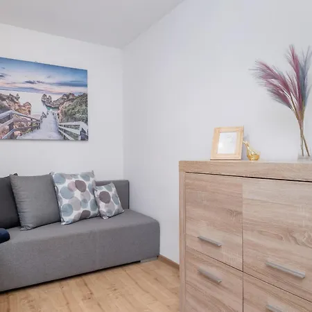 Jasny Apartament Blisko Tauron Arena By Renters