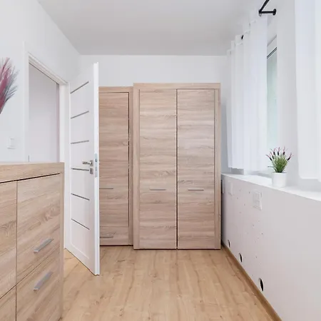 Jasny Apartament Blisko Tauron Arena By Renters