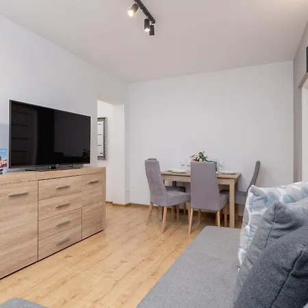 Jasny Apartament Blisko Tauron Arena By Renters Daire *
